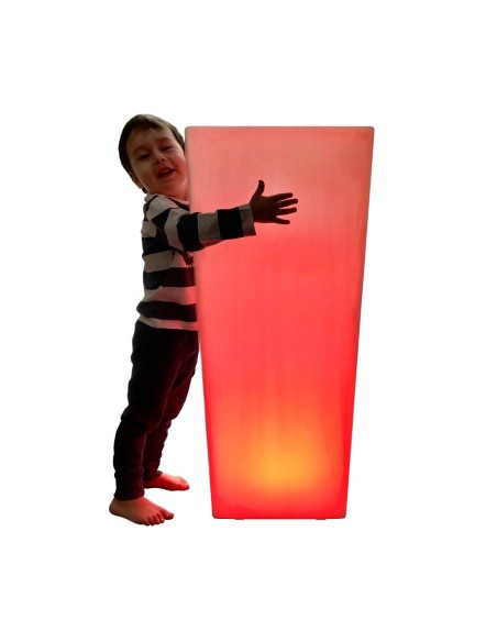 Цветочное кашпо с аккумулятором LED QUADRUM-4 c разноцветной RGB подсветкой и пультом USB IP65 Цветочное кашпо с аккумулятором LED QUADRUM-4 c разноцветной RGB подсветкой и пультом USB IP65