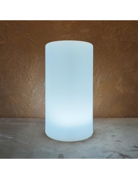 Беспроводной светильник Цилиндр LED CYLINDER 20 многоцветный RGB с пультом ДУ и аккумулятором Беспроводной светильник Цилиндр LED CYLINDER 20 многоцветный RGB с пультом ДУ и аккумулятором